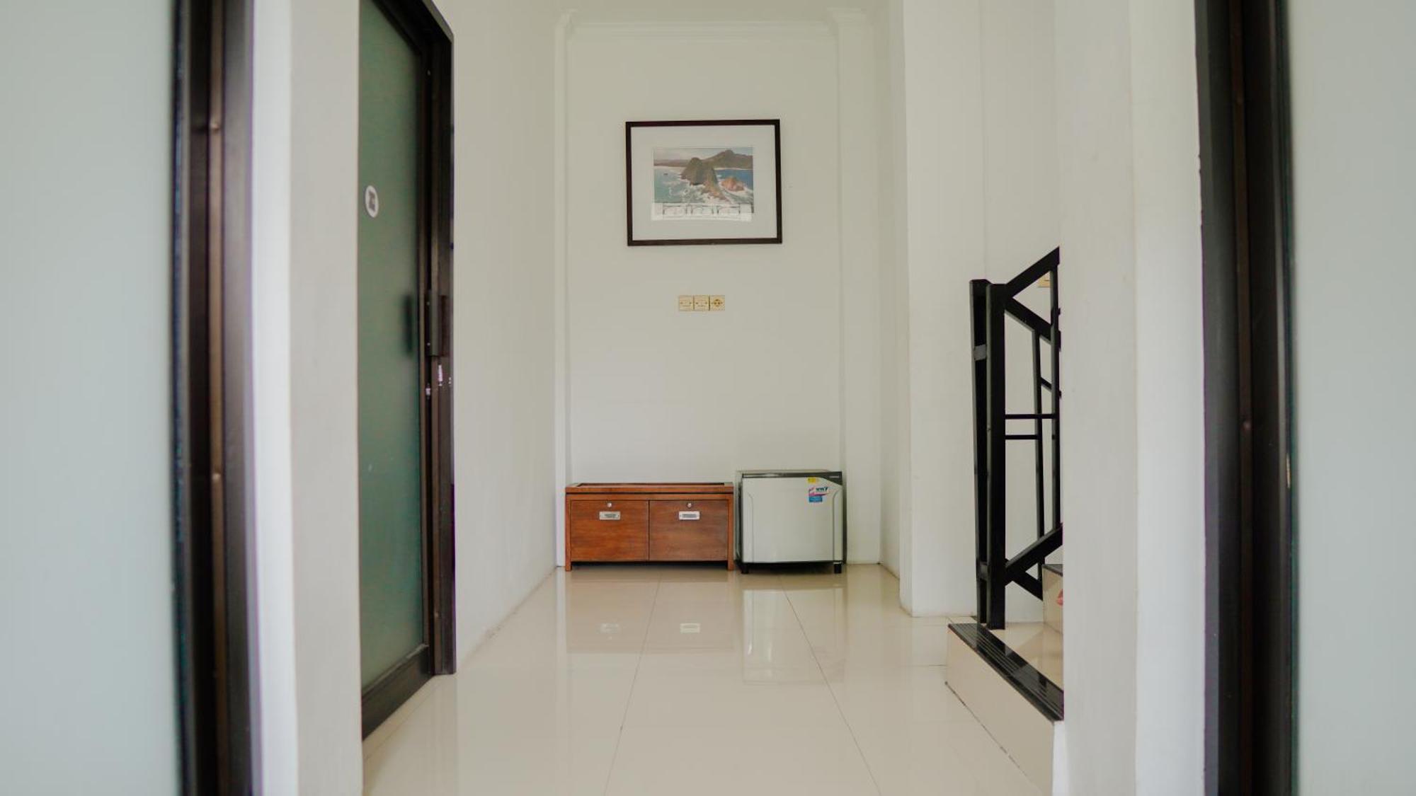 Dormitory Tourism Sritanjung Banyuwangi By Gajahsora Management Bagian luar foto