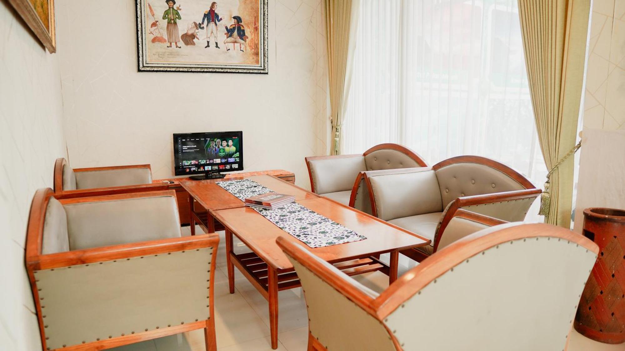 Dormitory Tourism Sritanjung Banyuwangi By Gajahsora Management Bagian luar foto