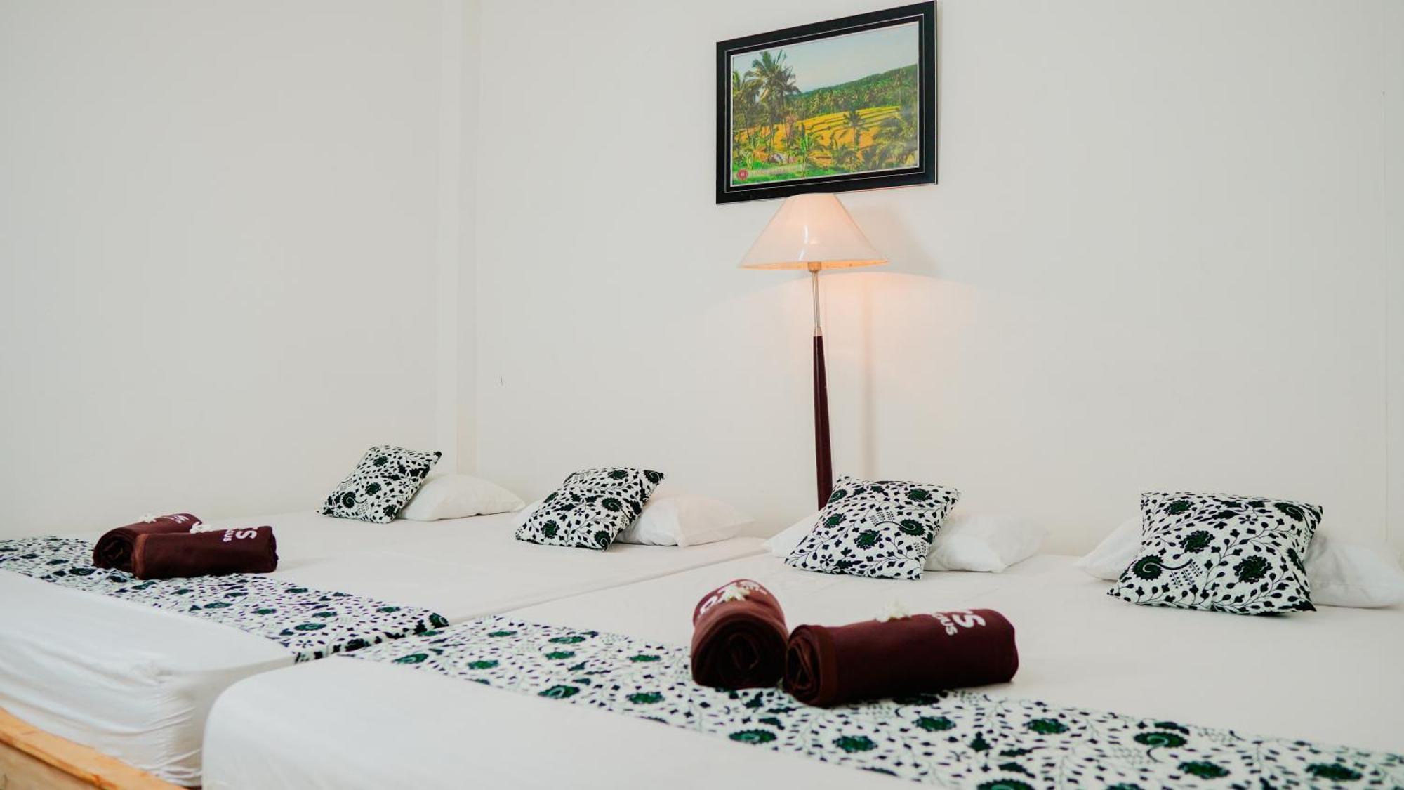 Dormitory Tourism Sritanjung Banyuwangi By Gajahsora Management Bagian luar foto