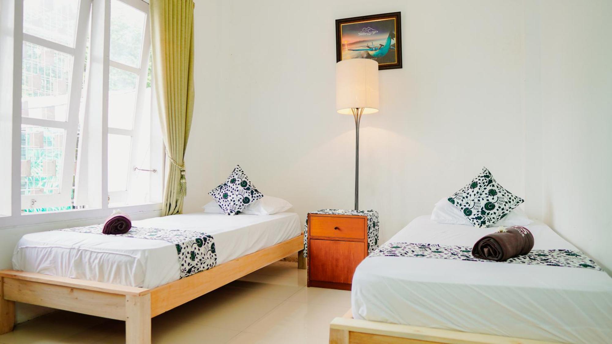 Dormitory Tourism Sritanjung Banyuwangi By Gajahsora Management Bagian luar foto